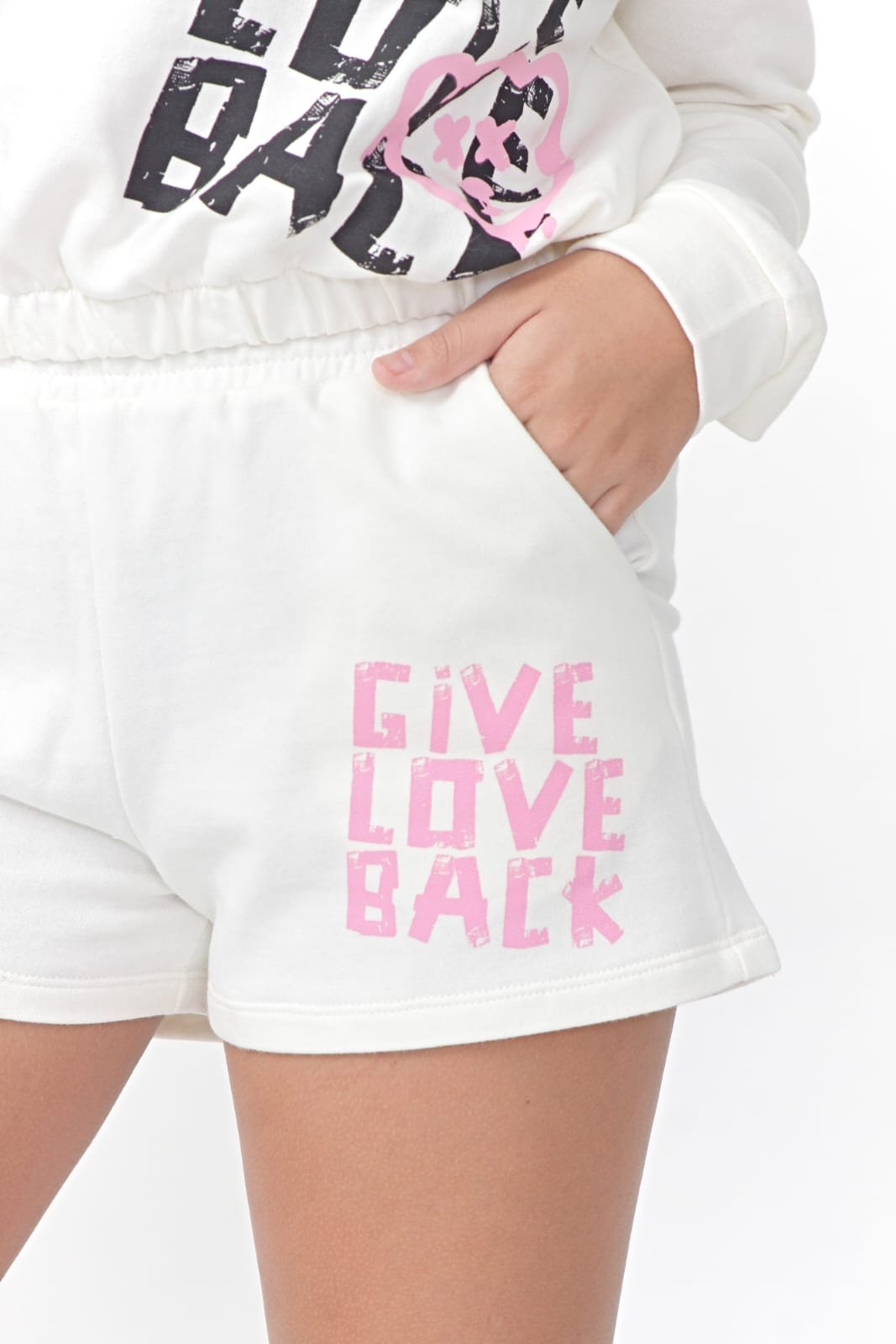 Short Give Love SS25